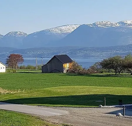 Lunden Casa de Férias Sandane